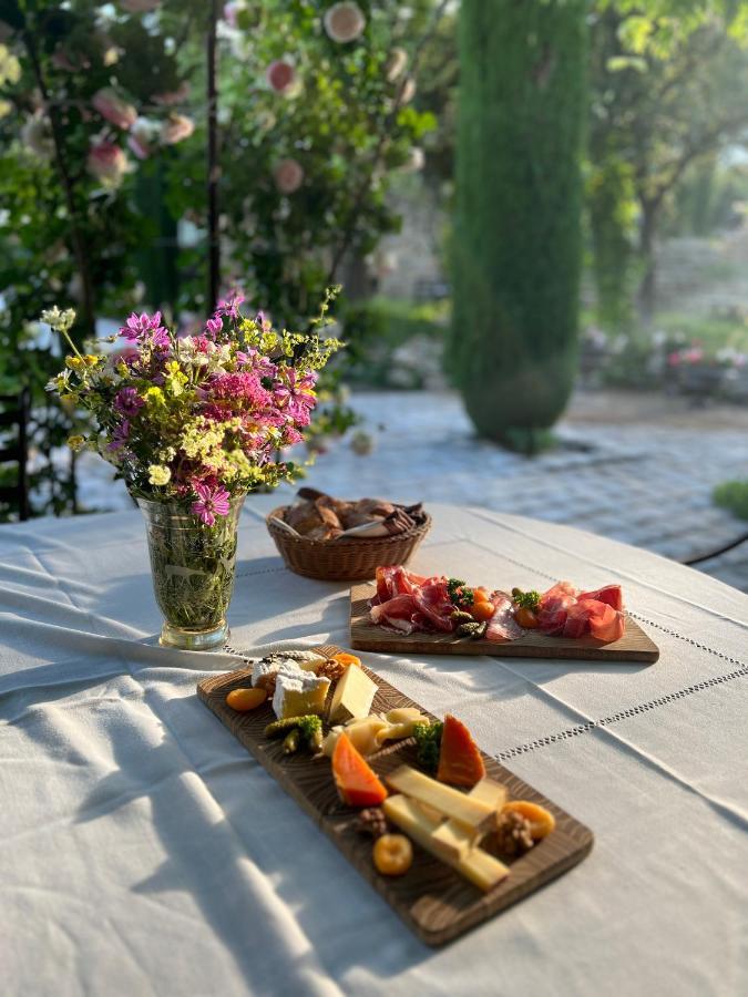 Hautvallon - Peaceful Escape In Provence Bed & Breakfast *